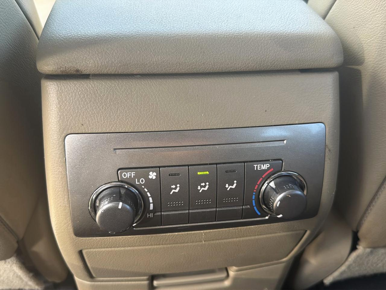 Toyota Highlander 4WD 4dr V6 (Natl) 2012