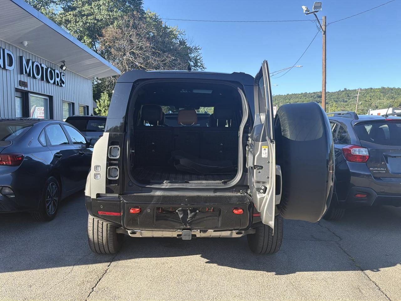Land Rover Defender 110 P400 X 2025