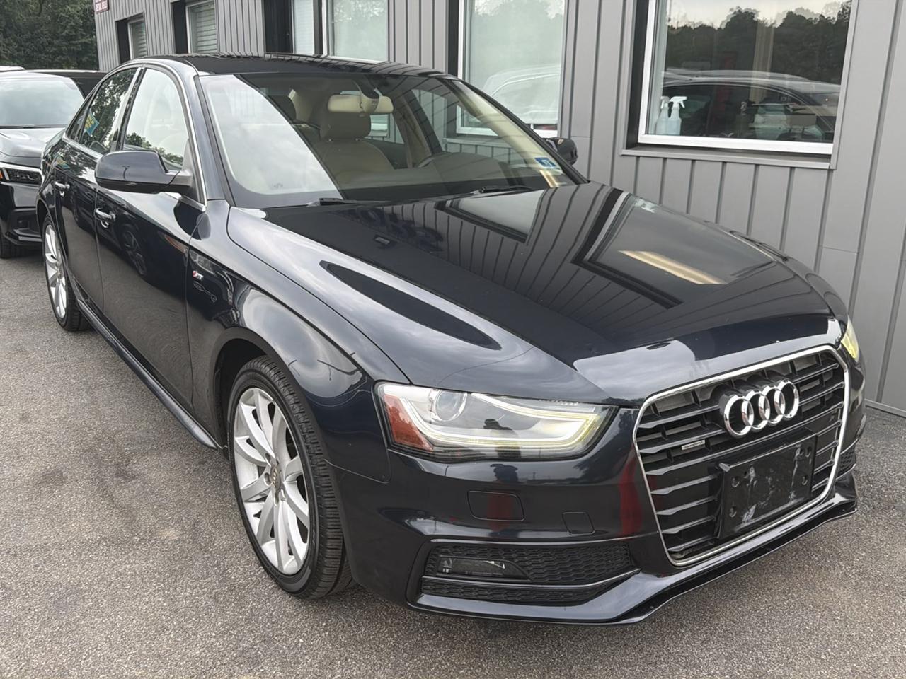 Audi A4 4dr Sdn Auto quattro 2.0T Premium 2014