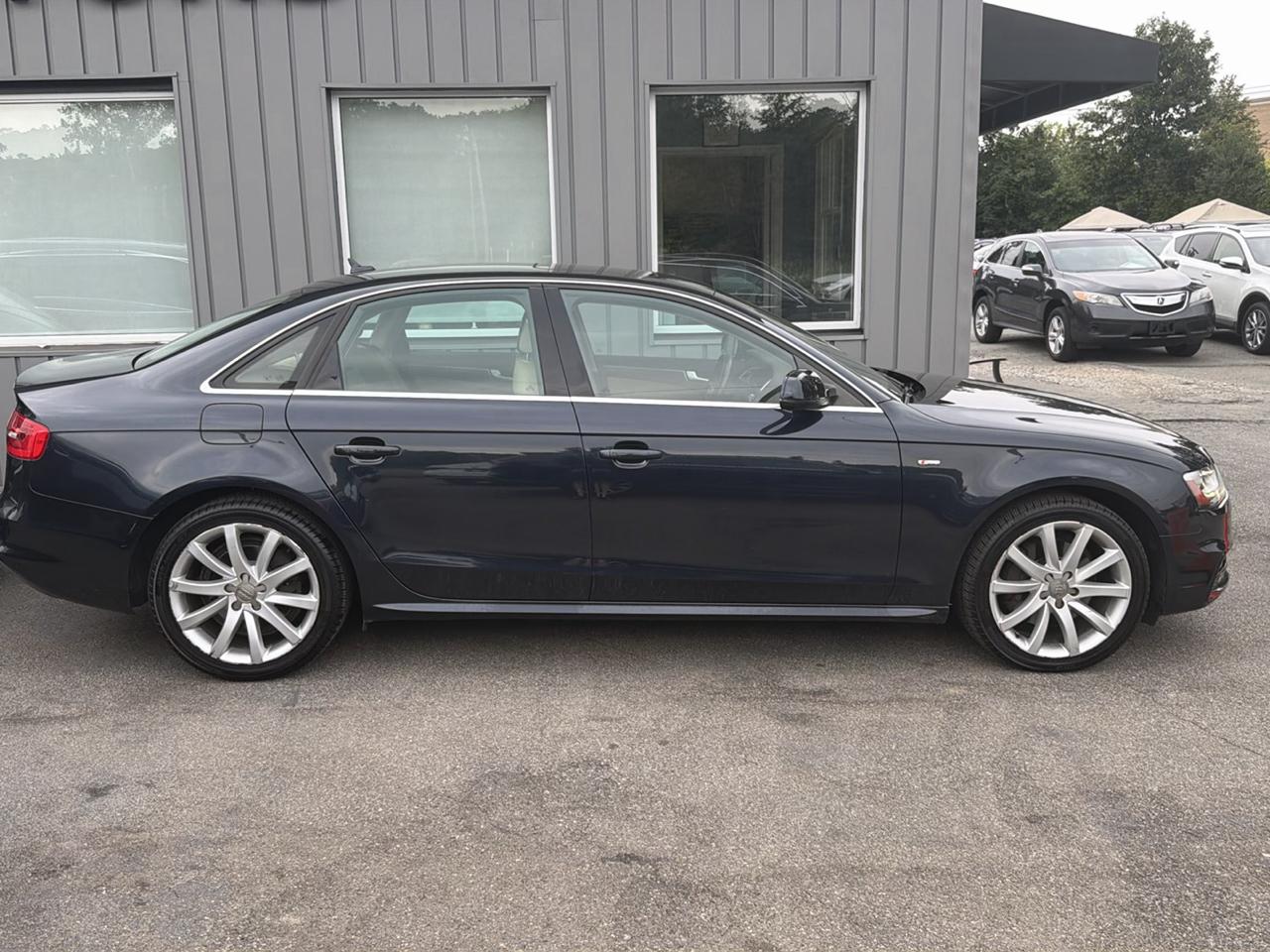 Audi A4 4dr Sdn Auto quattro 2.0T Premium 2014