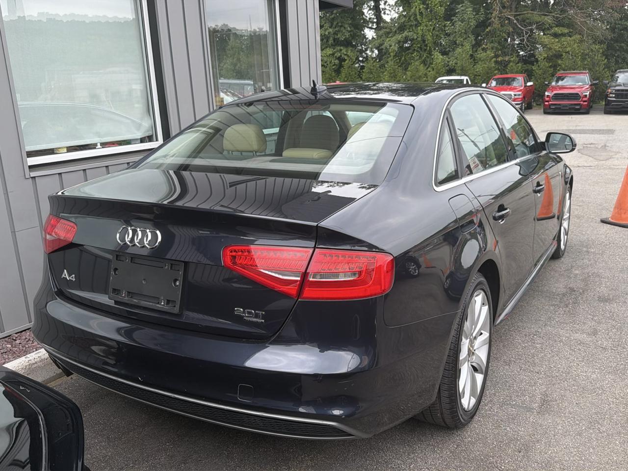 Audi A4 4dr Sdn Auto quattro 2.0T Premium 2014