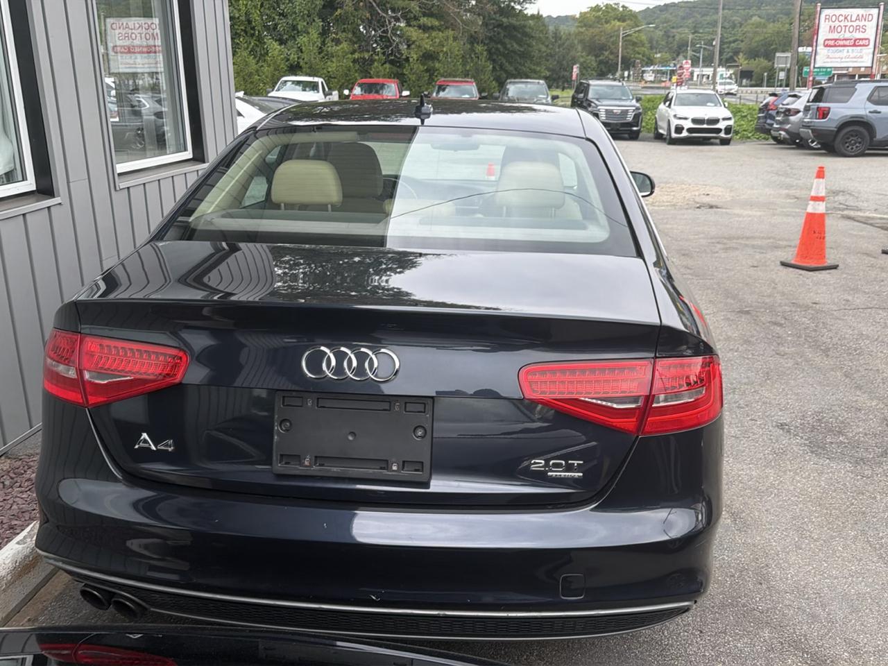 Audi A4 4dr Sdn Auto quattro 2.0T Premium 2014