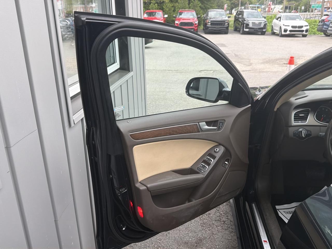 Audi A4 4dr Sdn Auto quattro 2.0T Premium 2014