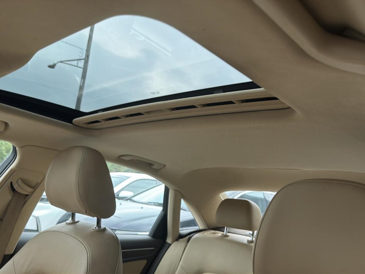 Audi A4 4dr Sdn Auto quattro 2.0T Premium 2014