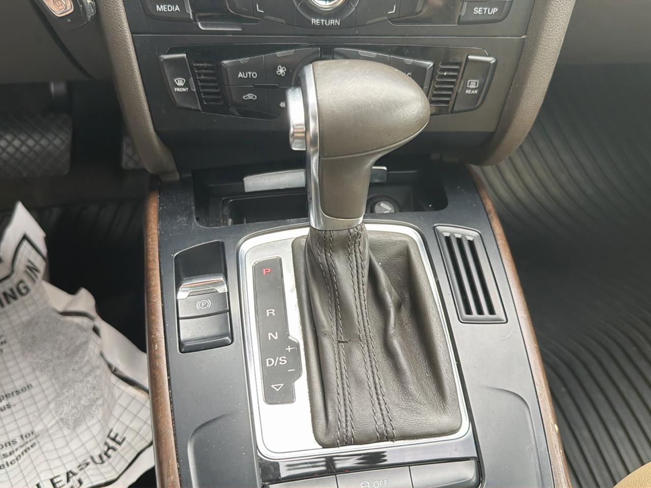 Audi A4 4dr Sdn Auto quattro 2.0T Premium 2014