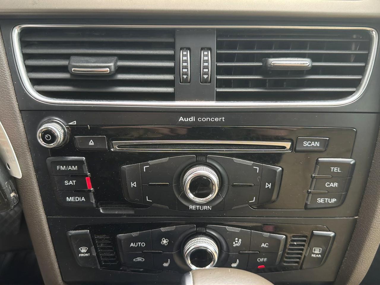 Audi A4 4dr Sdn Auto quattro 2.0T Premium 2014