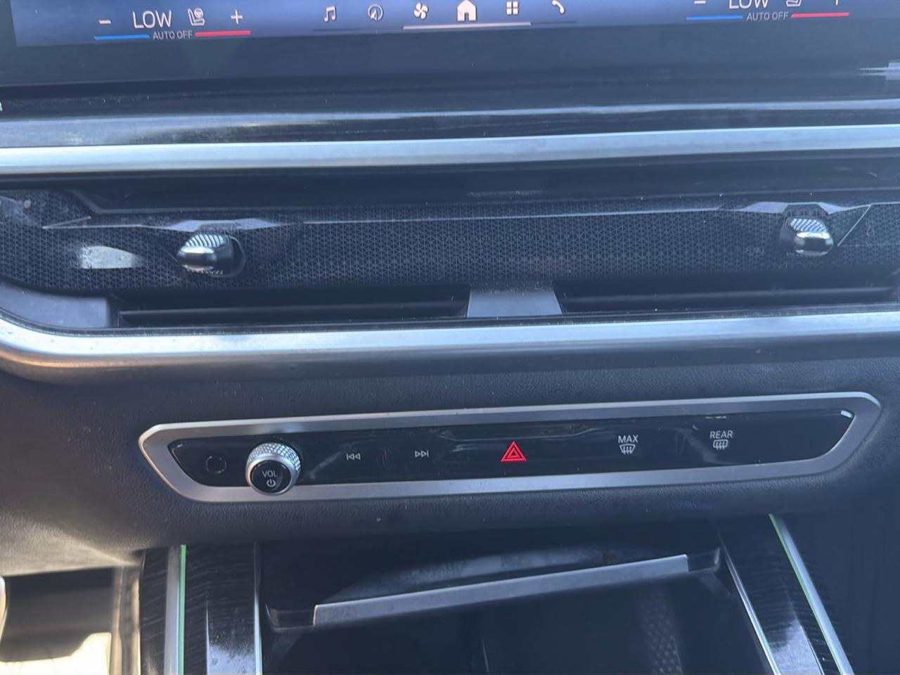 BMW X7 xDrive40i Sports Activity Vehicle 2024