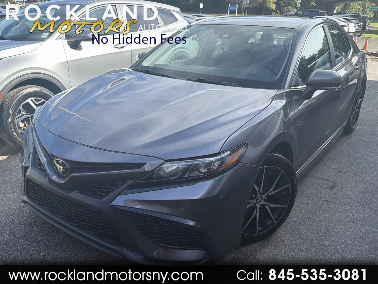 Toyota Camry SE Auto (Natl) 2024