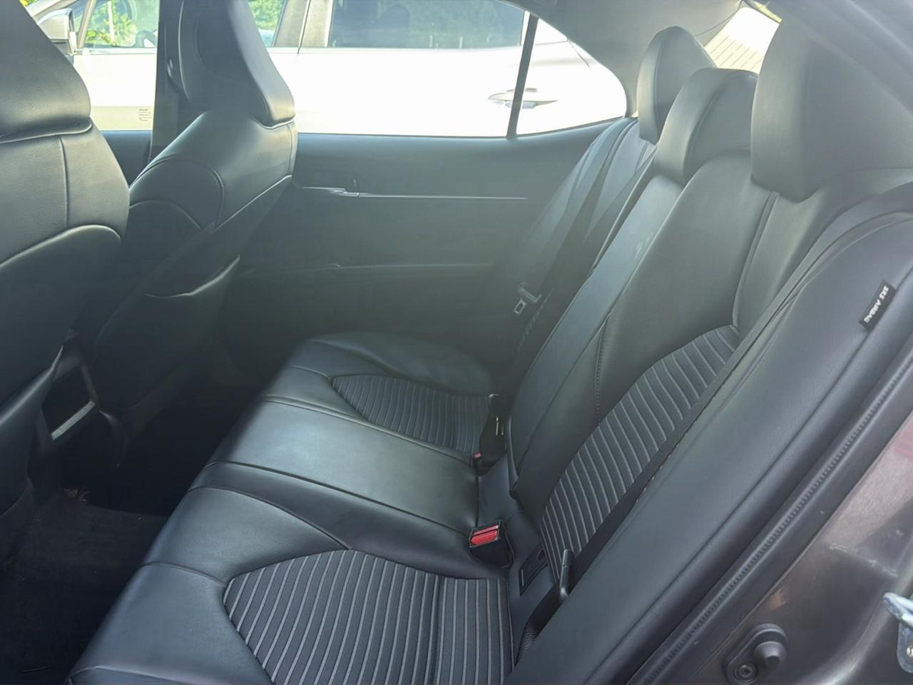 Toyota Camry SE Auto (Natl) 2024