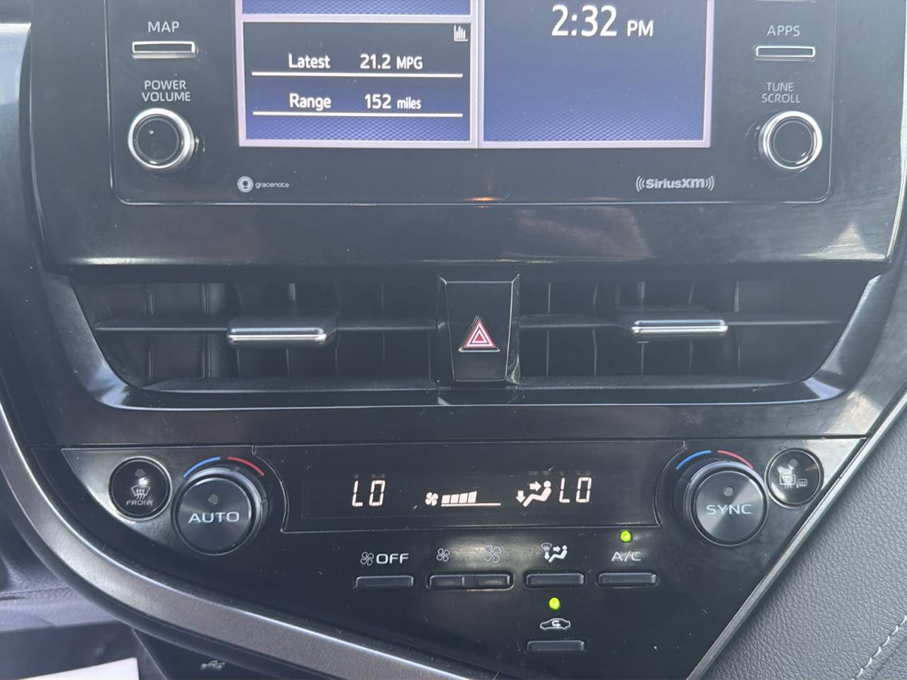 Toyota Camry SE Auto (Natl) 2024