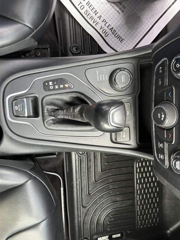 Jeep Cherokee Latitude Plus 4x4 2019