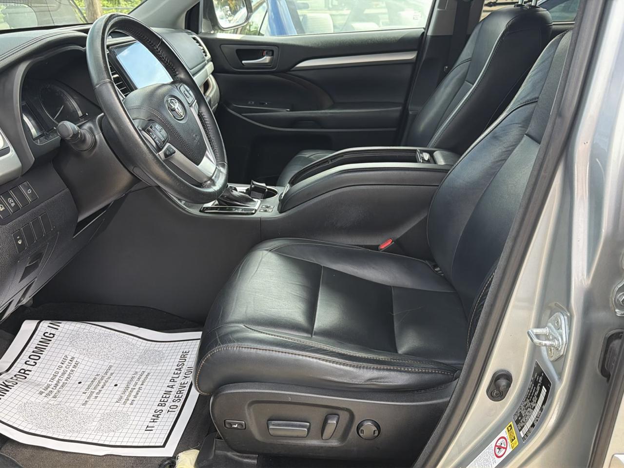 Toyota Highlander XLE V6 AWD (Natl) 2017