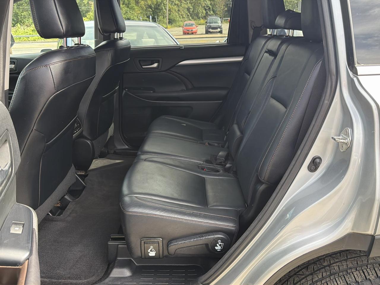 Toyota Highlander XLE V6 AWD (Natl) 2017