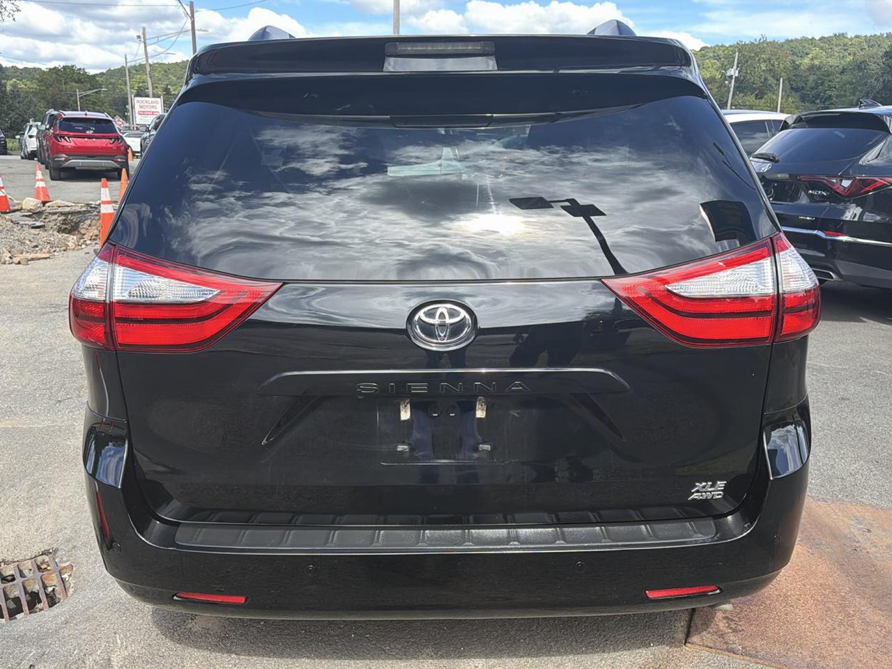 Toyota Sienna Limited Premium AWD 7-Passenger (Natl) 2017