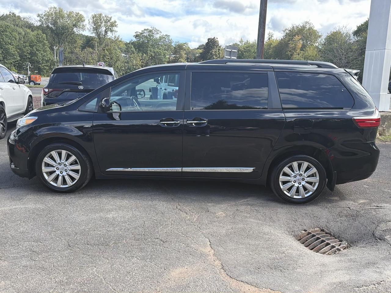 Toyota Sienna Limited Premium AWD 7-Passenger (Natl) 2017
