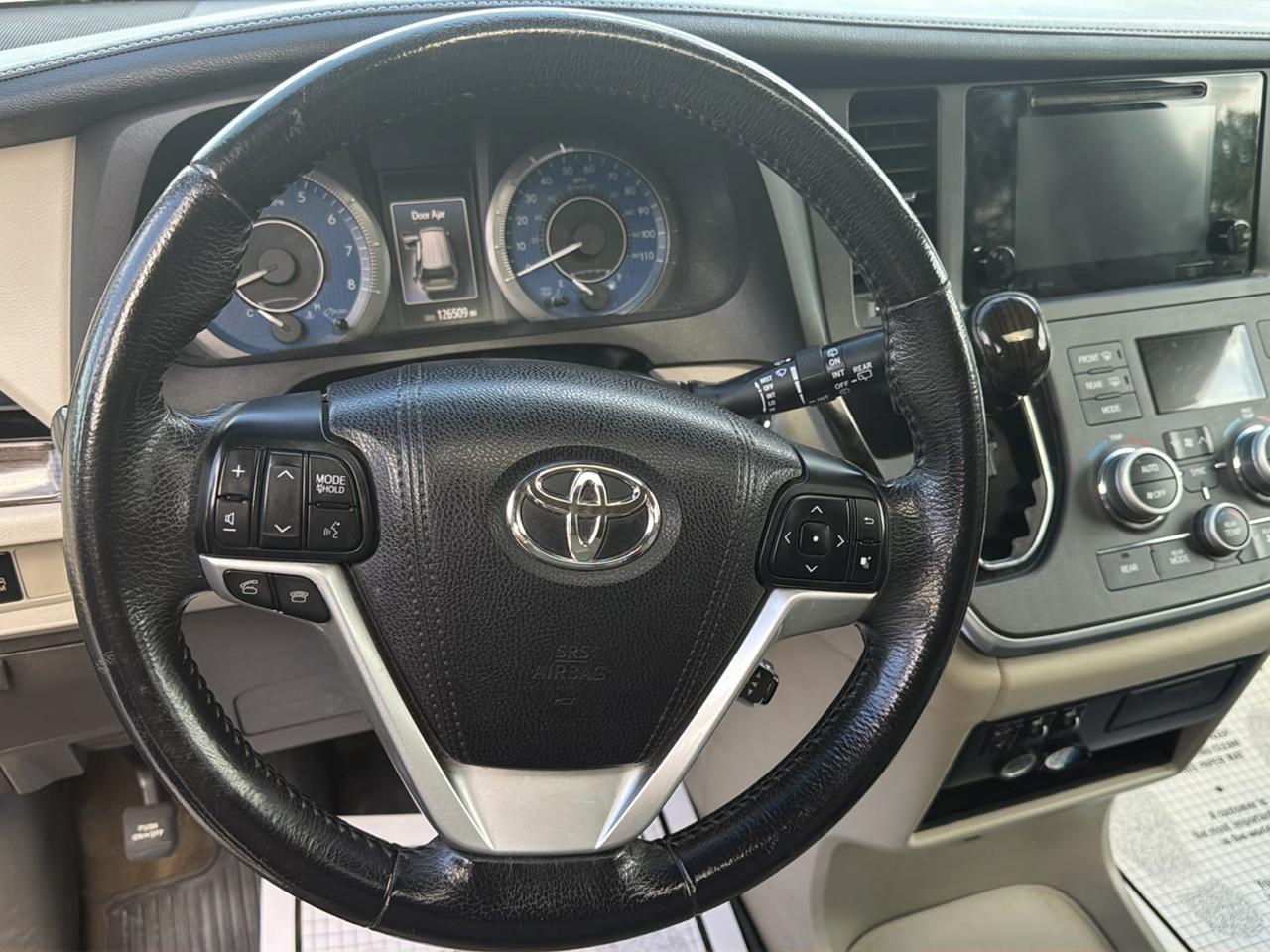 Toyota Sienna Limited Premium AWD 7-Passenger (Natl) 2017