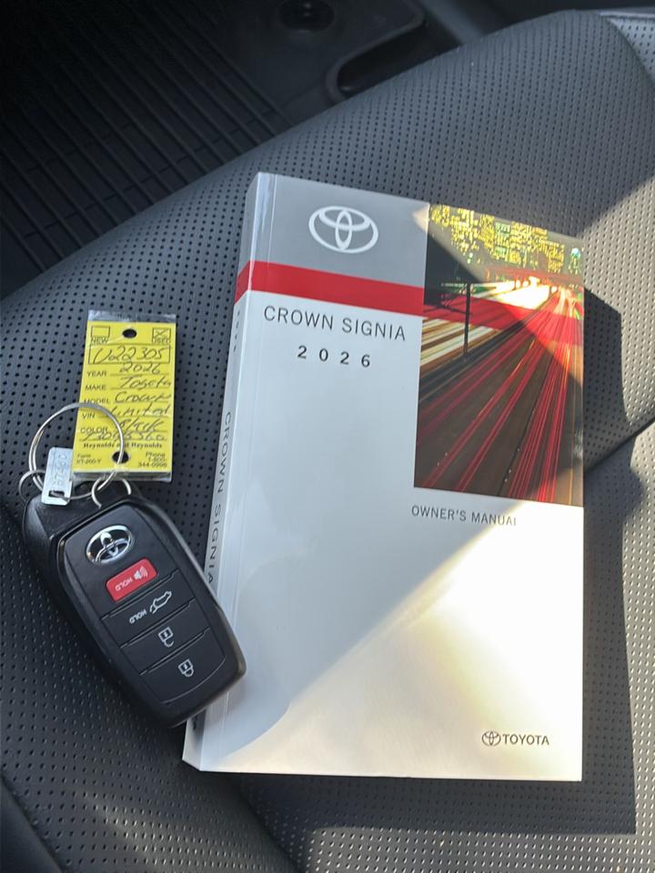 Toyota Crown Signia Limited AWD (Natl) 2026