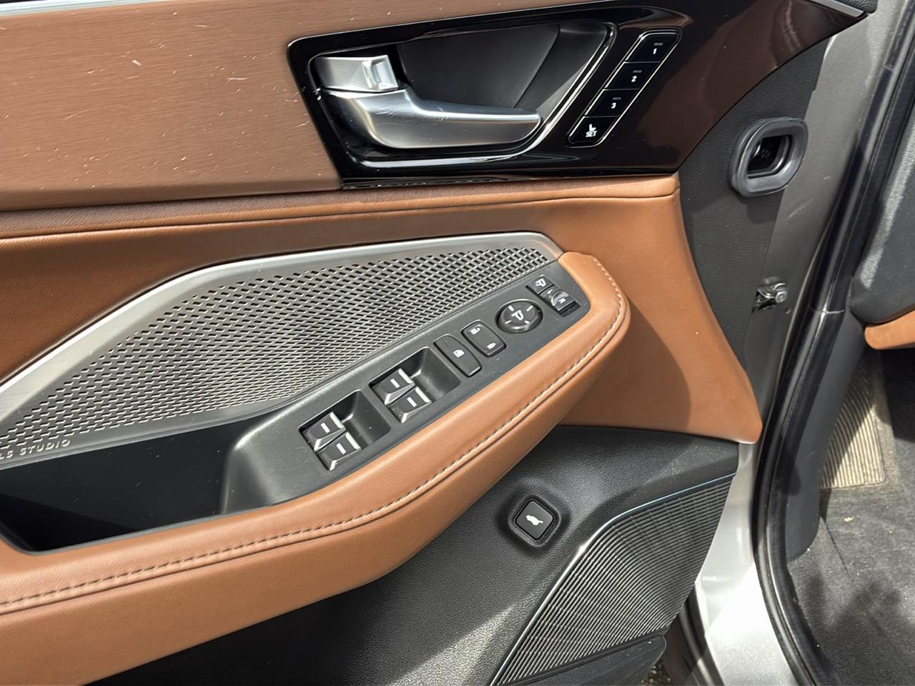 Acura MDX SH-AWD w/Technology Package 2024