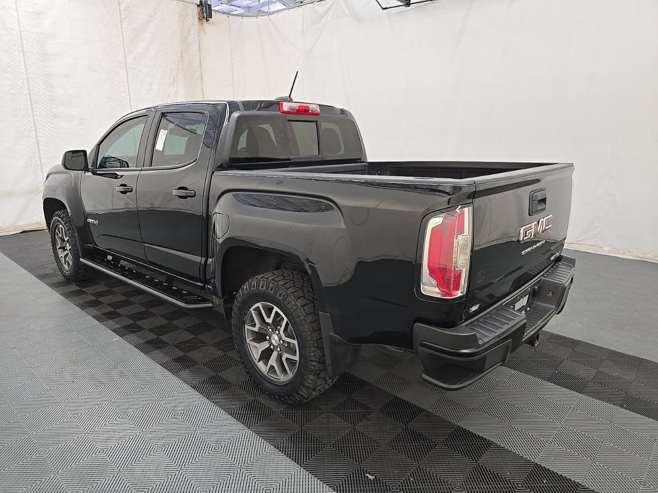 GMC Canyon 4WD Crew Cab 128" AT4 w/Cloth 2022