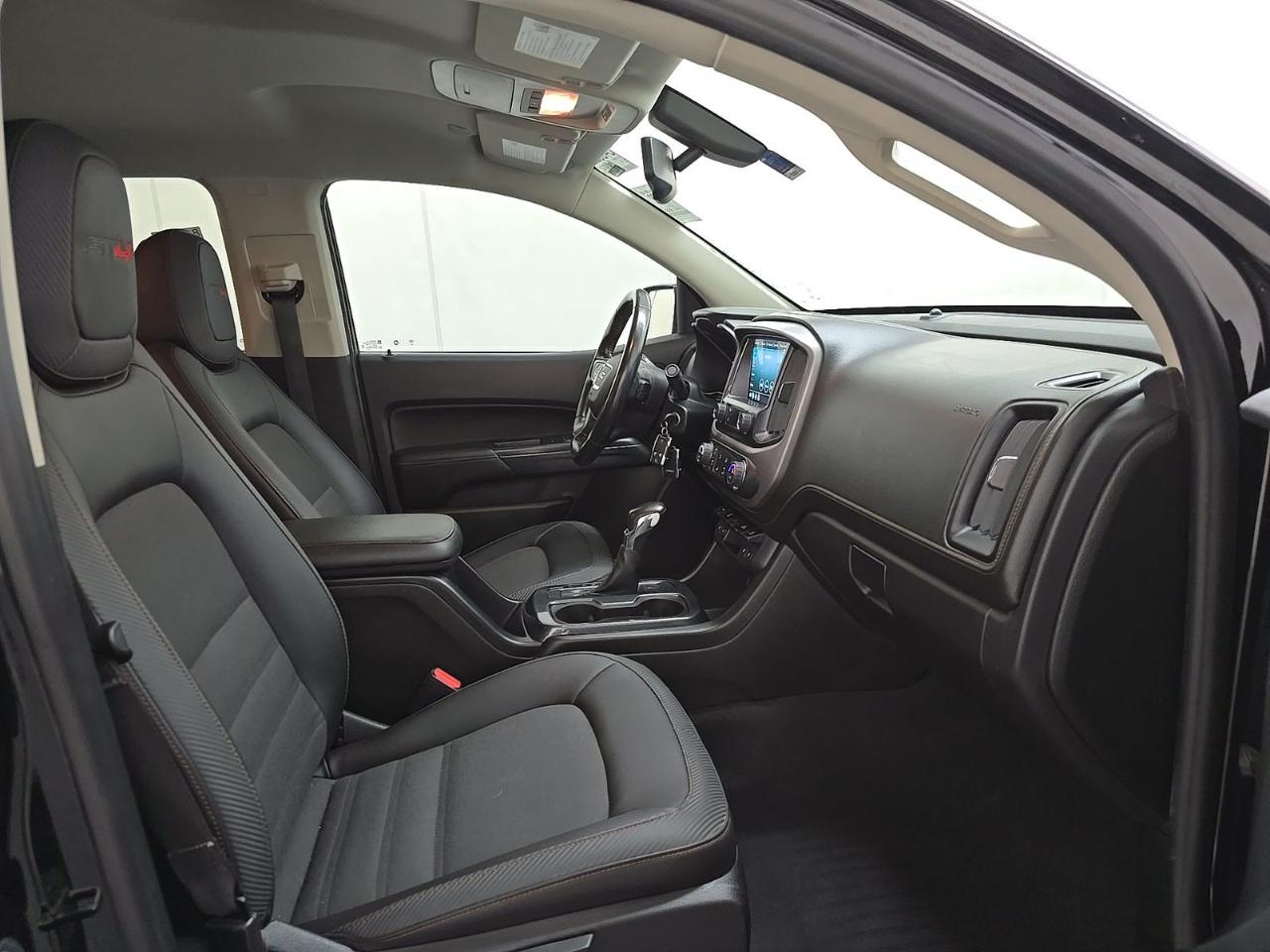 GMC Canyon 4WD Crew Cab 128" AT4 w/Cloth 2022