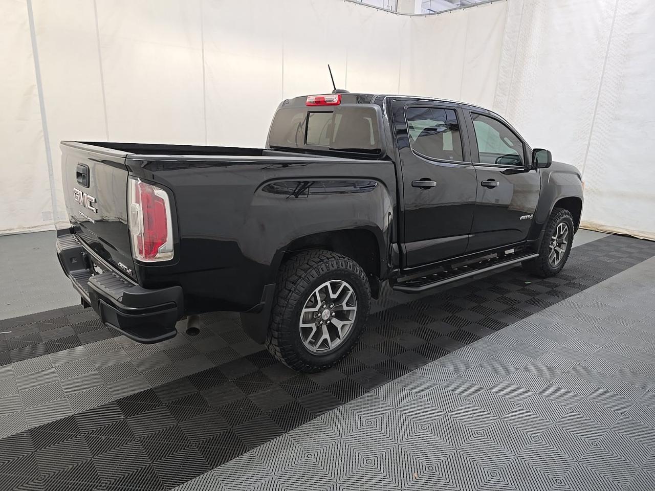 GMC Canyon 4WD Crew Cab 128" AT4 w/Cloth 2022