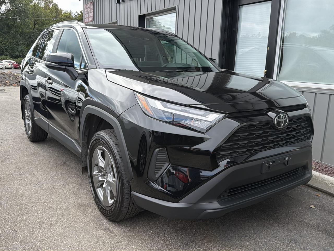 Toyota RAV4 XLE AWD (Natl) 2025