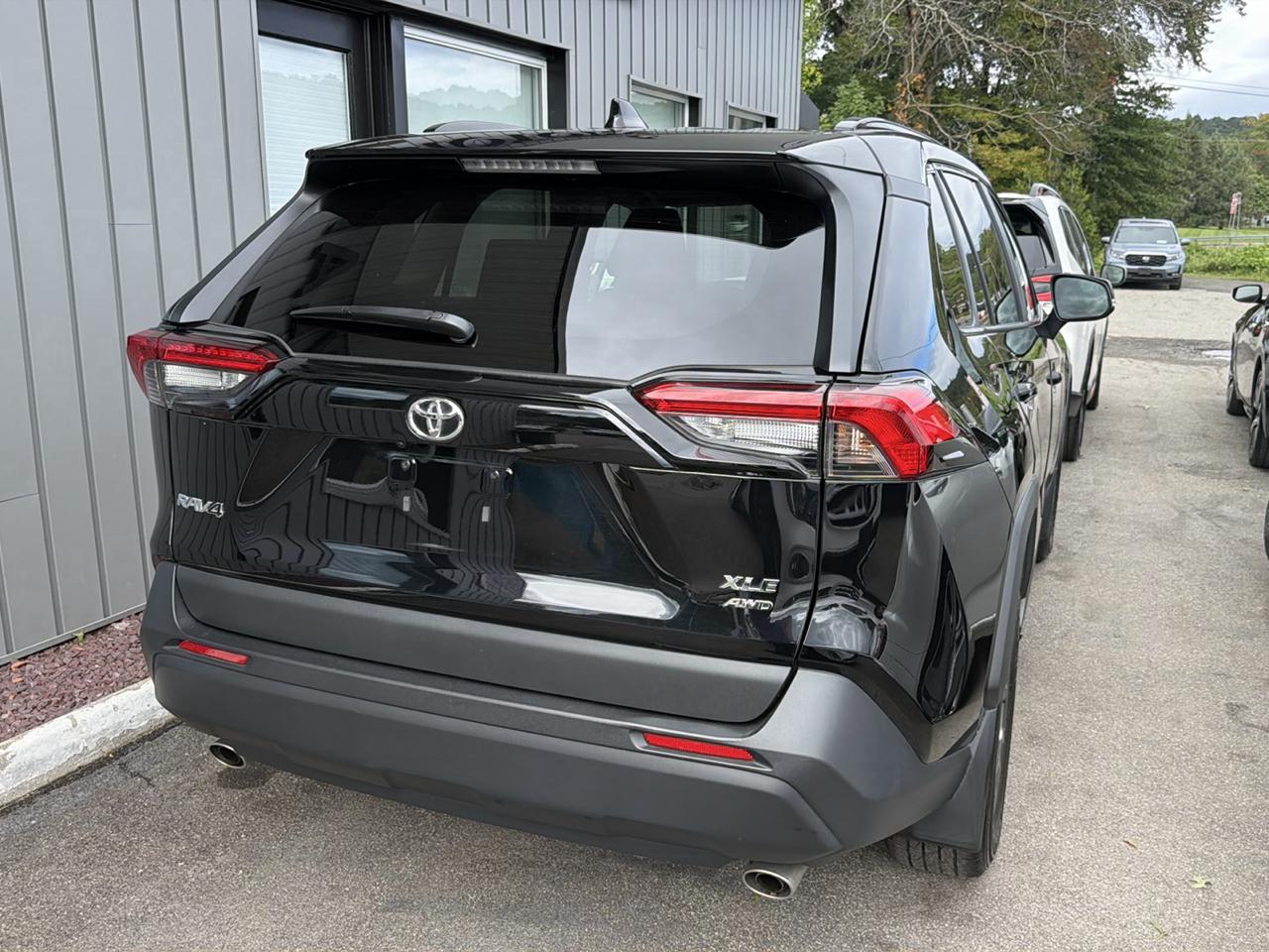 Toyota RAV4 XLE AWD (Natl) 2025
