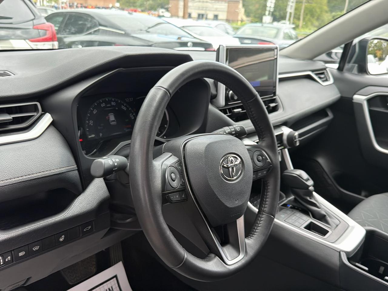 Toyota RAV4 XLE AWD (Natl) 2025
