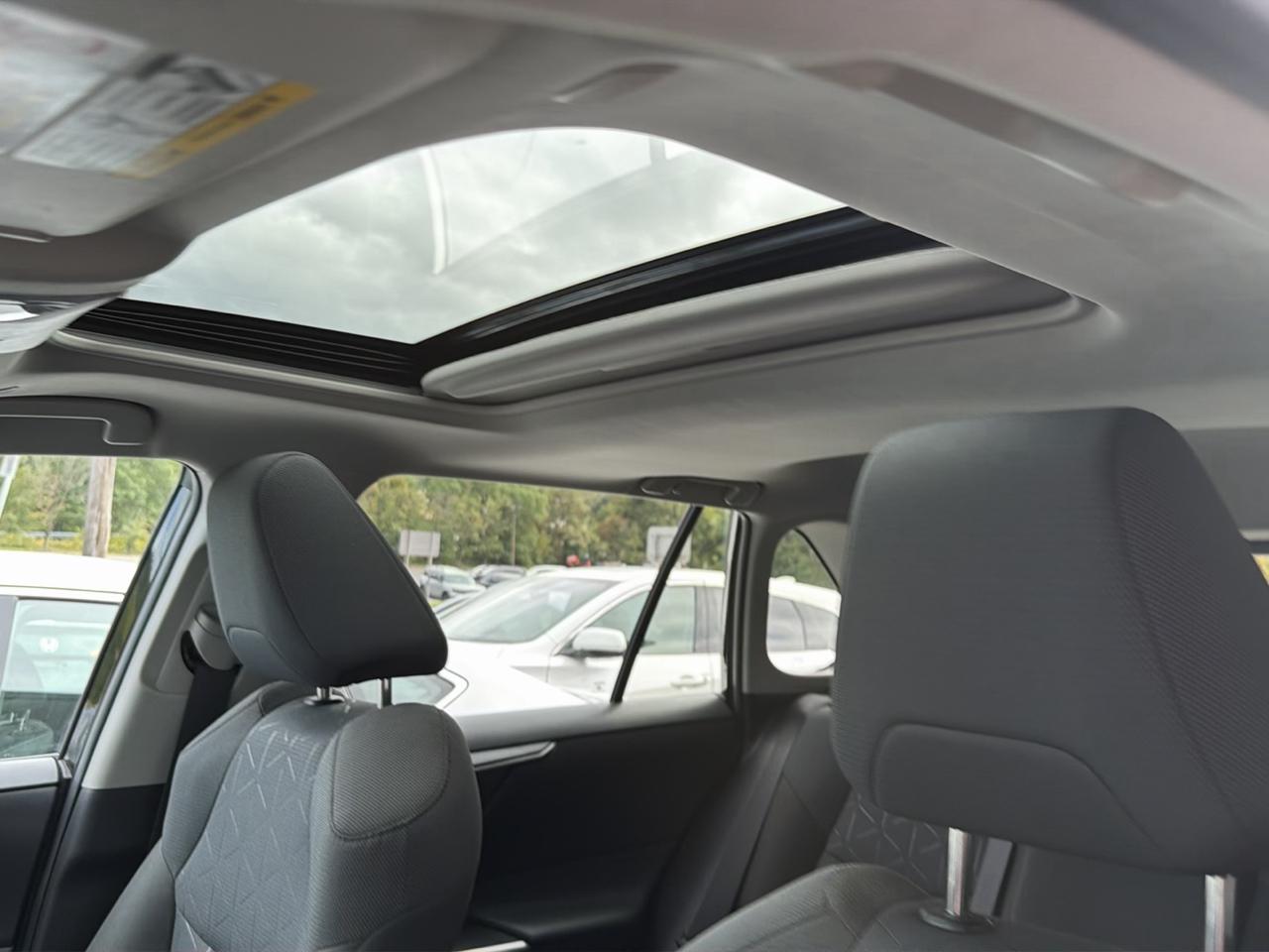 Toyota RAV4 XLE AWD (Natl) 2025