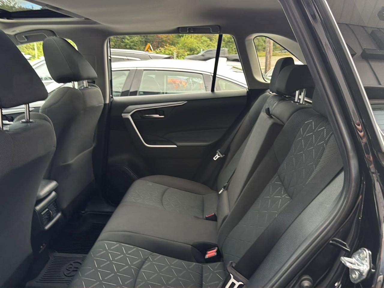 Toyota RAV4 XLE AWD (Natl) 2025