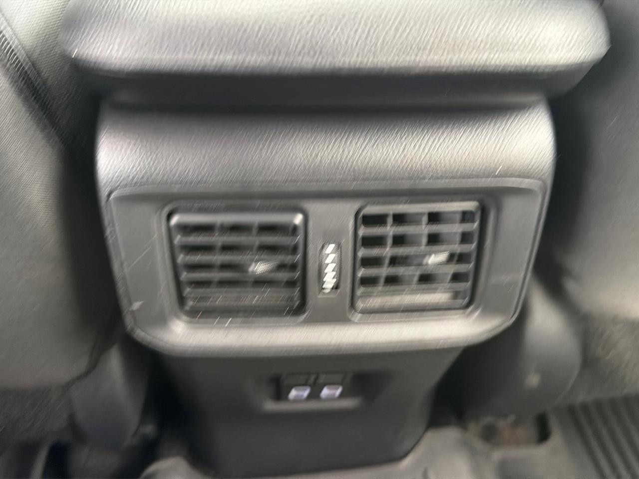 Toyota RAV4 XLE AWD (Natl) 2025