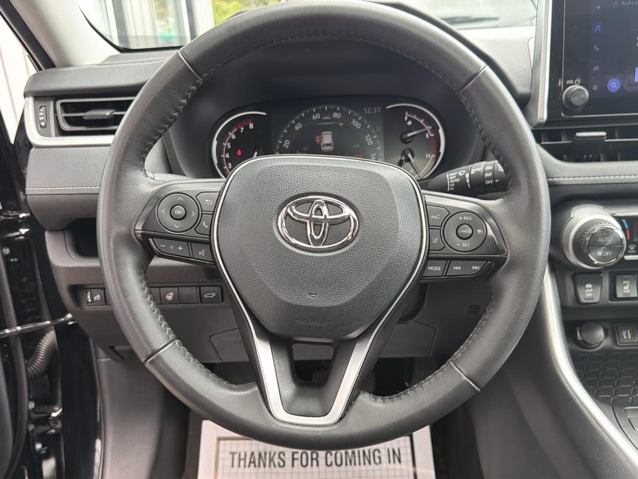 Toyota RAV4 XLE AWD (Natl) 2025