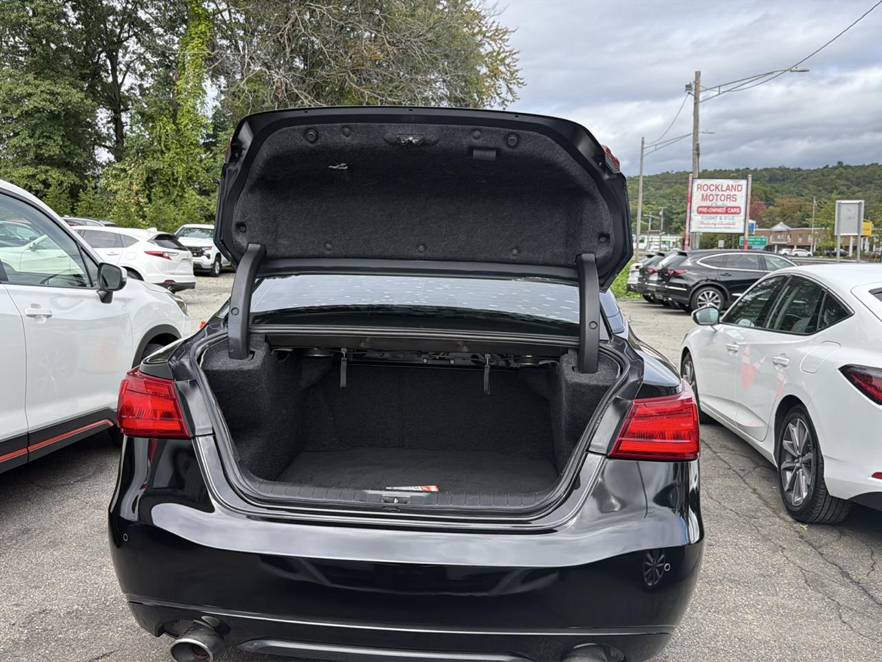 Nissan Maxima SV 3.5L 2017