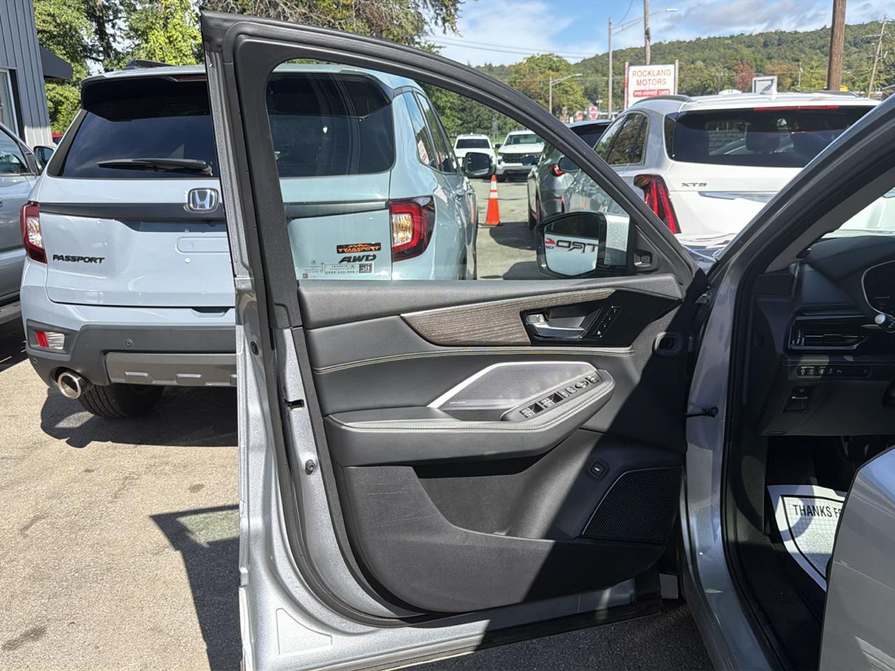 Acura MDX SH-AWD w/Advance Package 2026