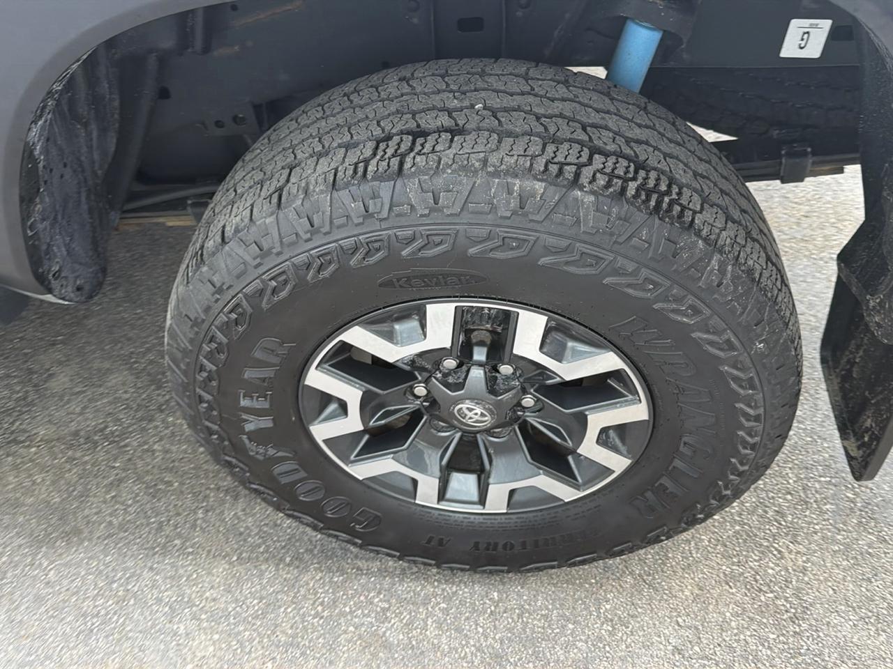 Toyota Tacoma 4WD TRD Off Road Double Cab 5' Bed V6 MT (Natl) 2022