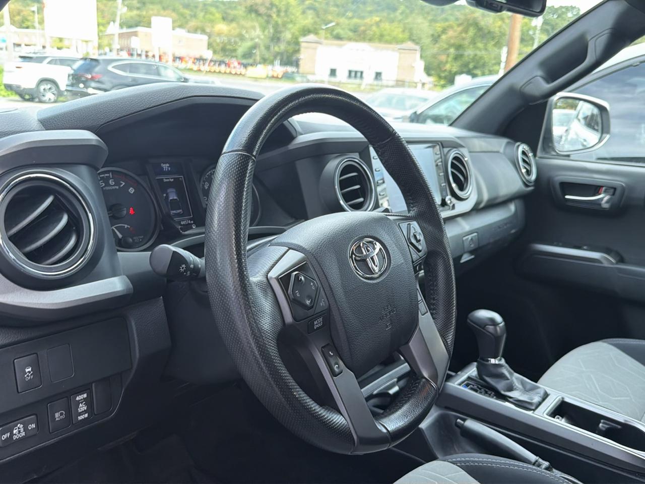 Toyota Tacoma 4WD TRD Off Road Double Cab 5' Bed V6 MT (Natl) 2022