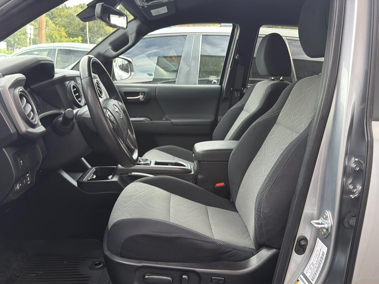 Toyota Tacoma 4WD TRD Off Road Double Cab 5' Bed V6 MT (Natl) 2022