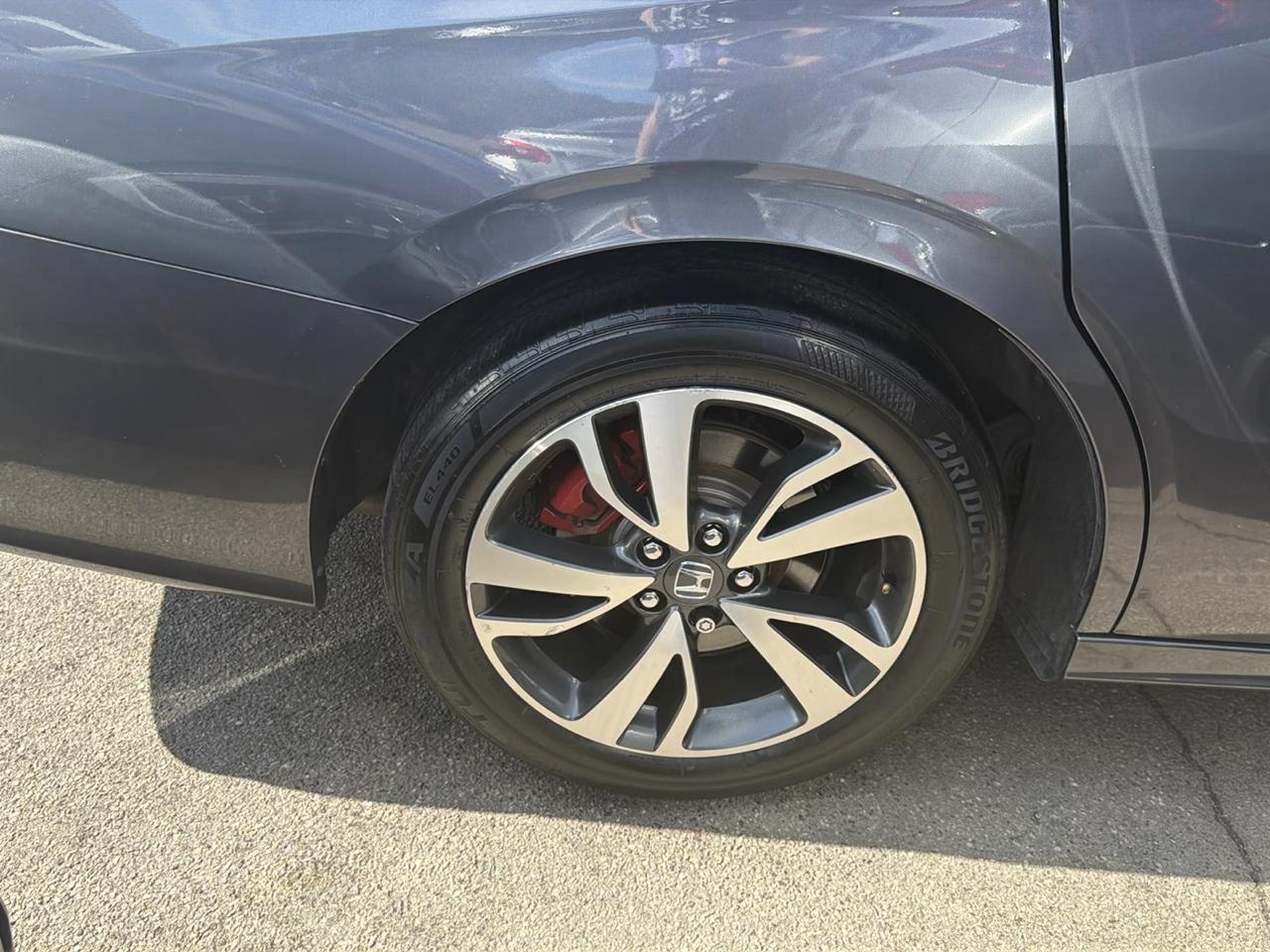 Honda Odyssey Touring Auto 2024