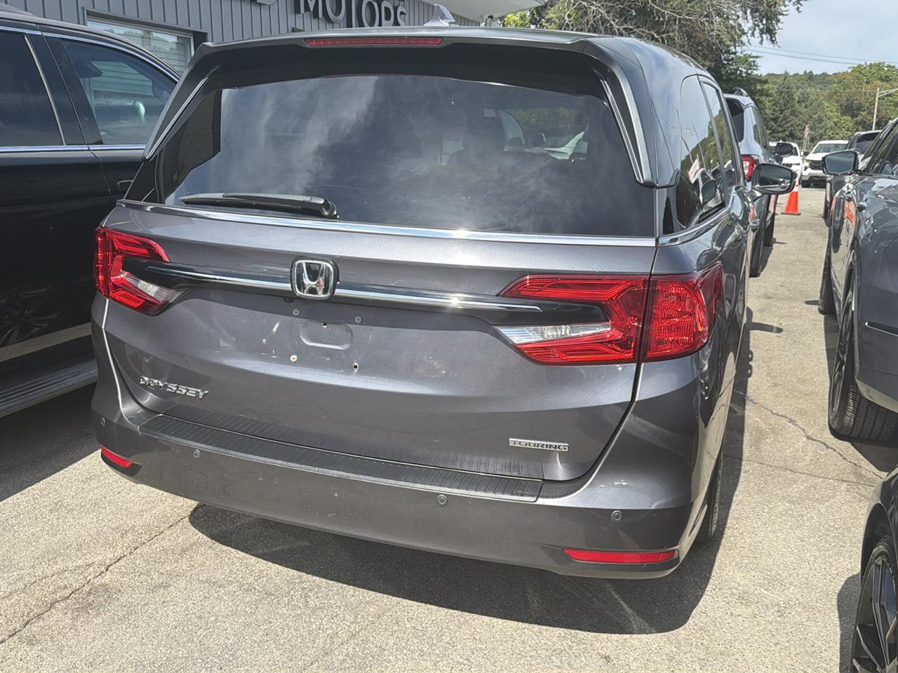 Honda Odyssey Touring Auto 2024