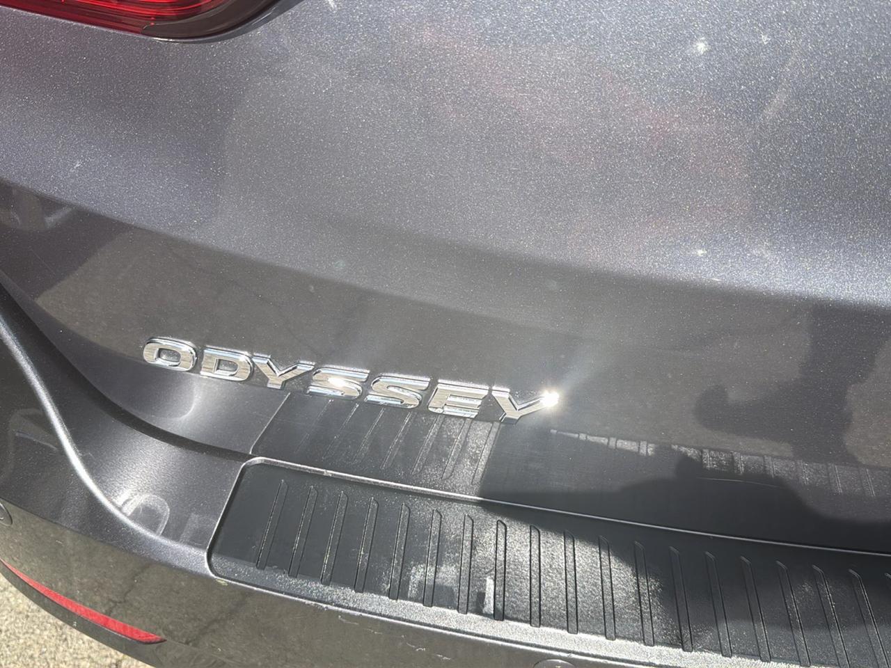 Honda Odyssey Touring Auto 2024