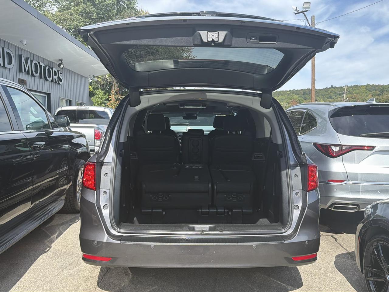 Honda Odyssey Touring Auto 2024