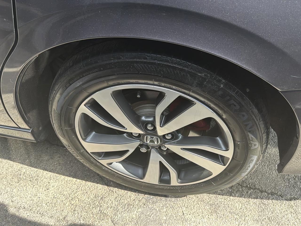 Honda Odyssey Touring Auto 2024