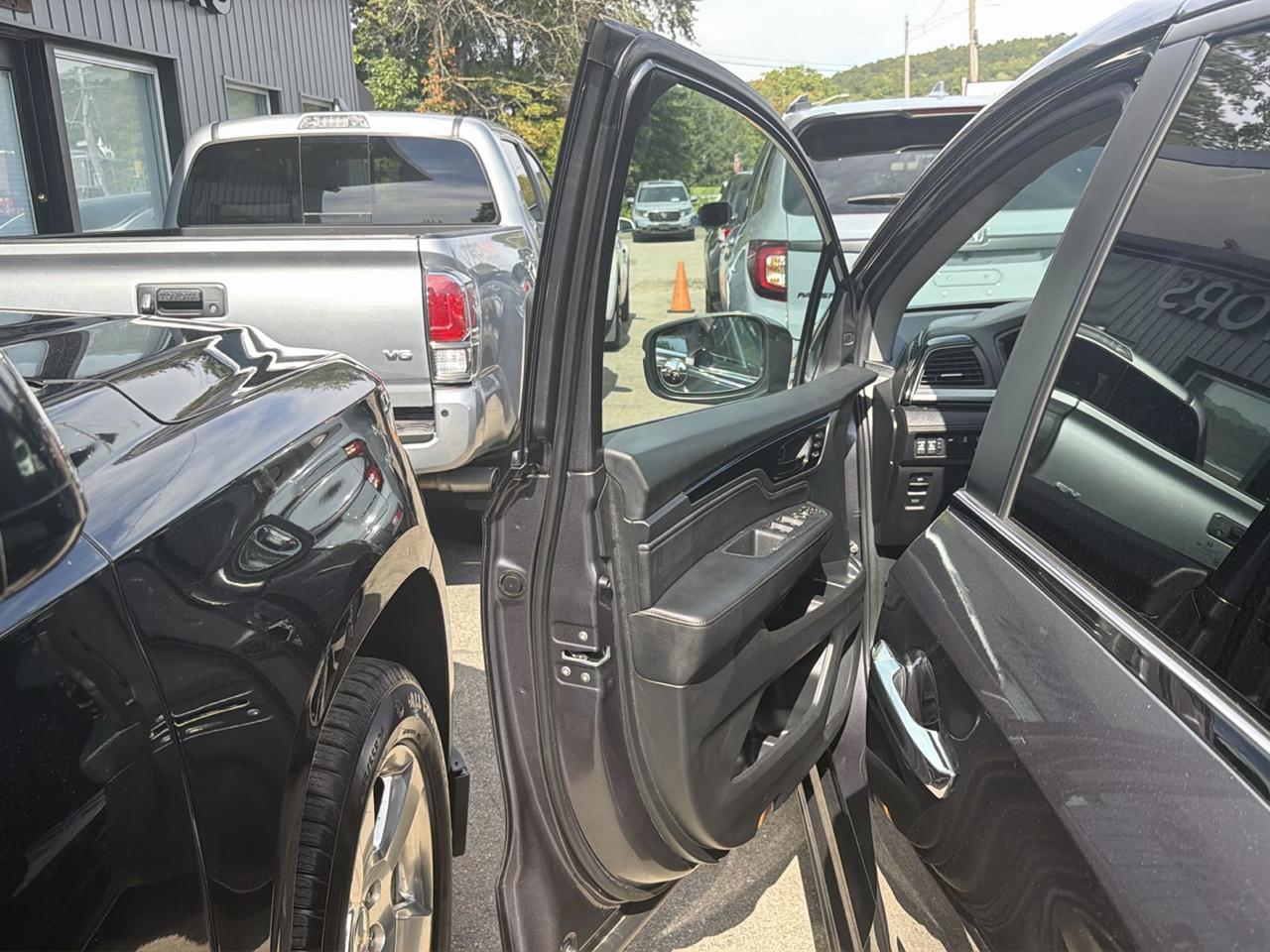 Honda Odyssey Touring Auto 2024