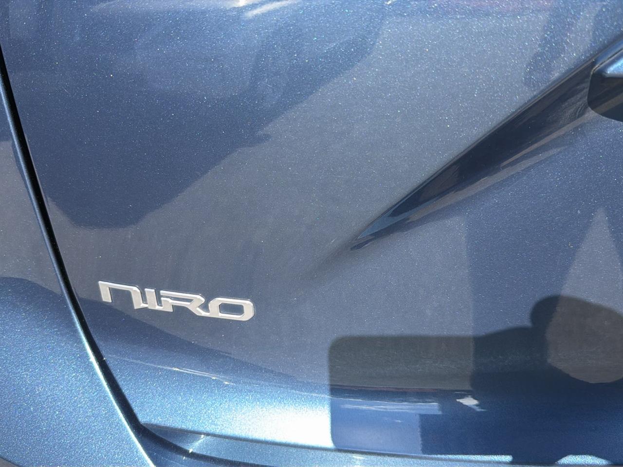 Kia Niro EX Touring FWD 2023