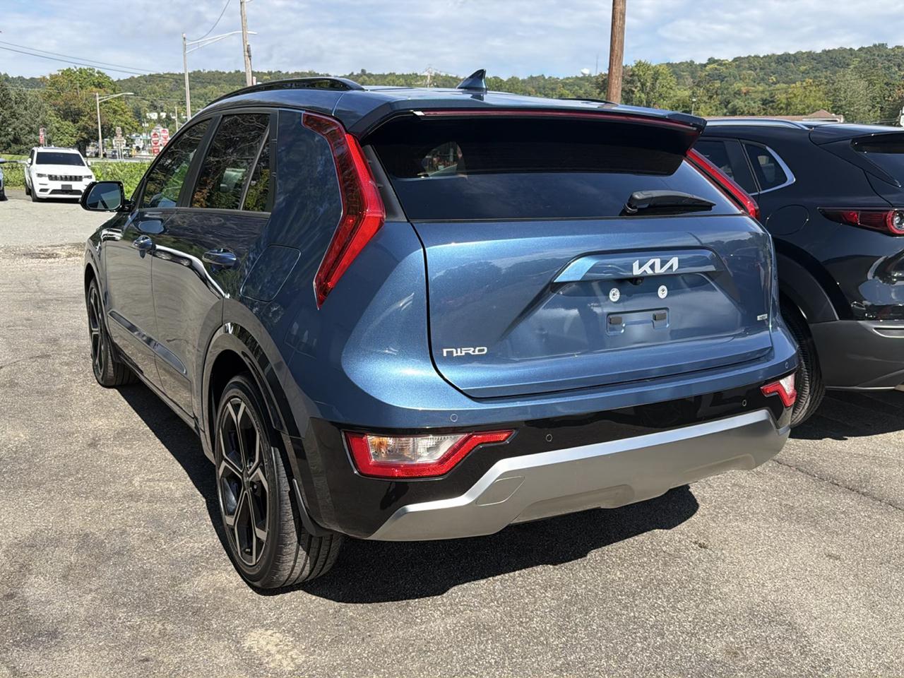 Kia Niro EX Touring FWD 2023