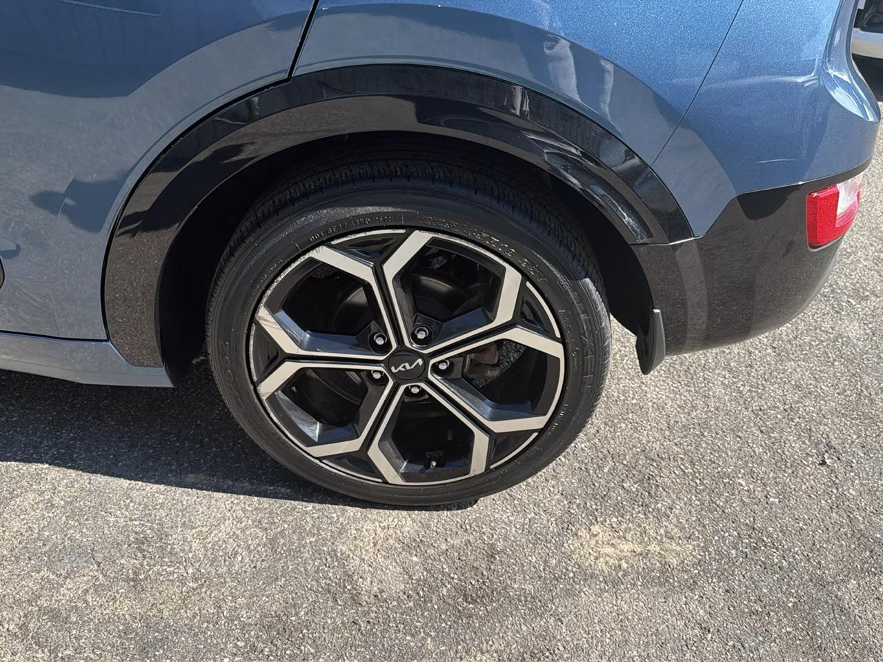 Kia Niro EX Touring FWD 2023
