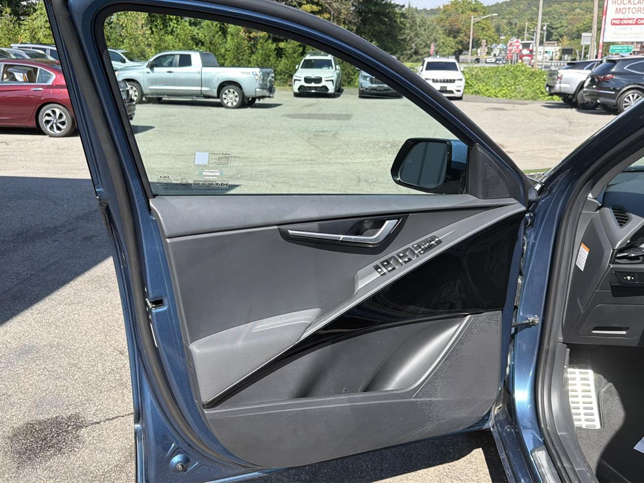 Kia Niro EX Touring FWD 2023