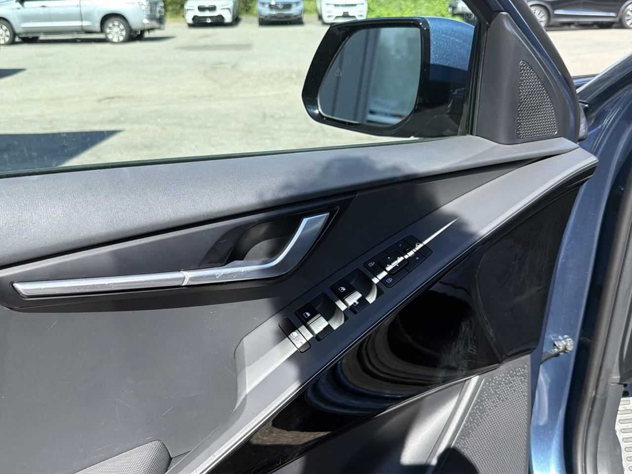 Kia Niro EX Touring FWD 2023