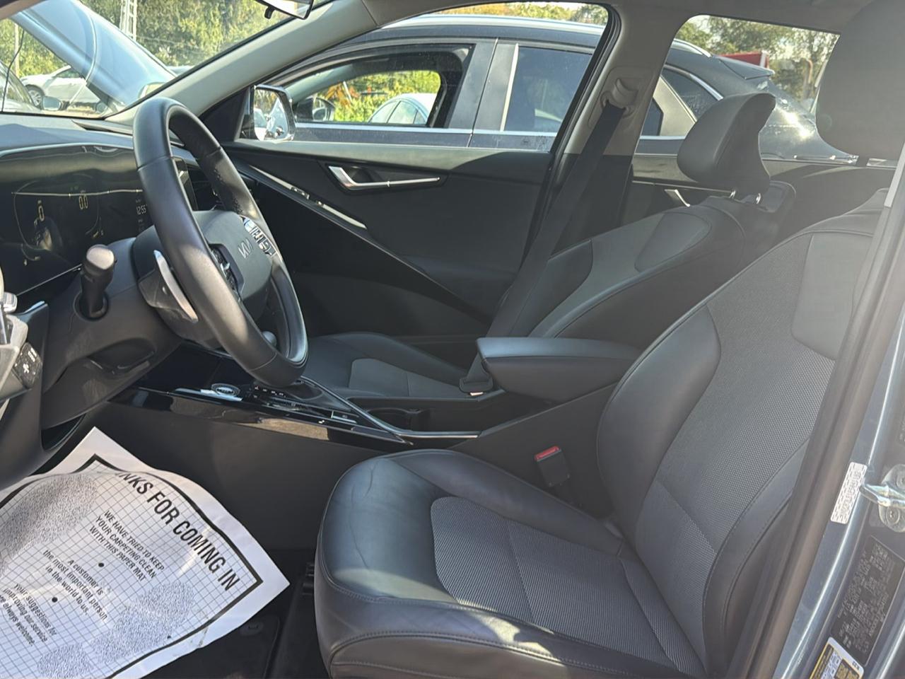 Kia Niro EX Touring FWD 2023