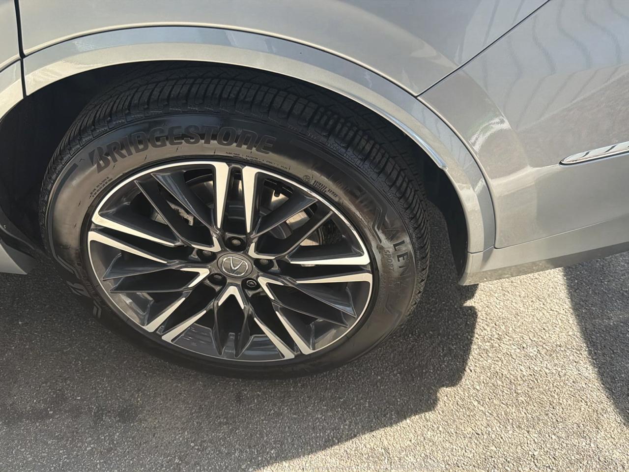 Acura MDX SH-AWD w/Advance Package 2026